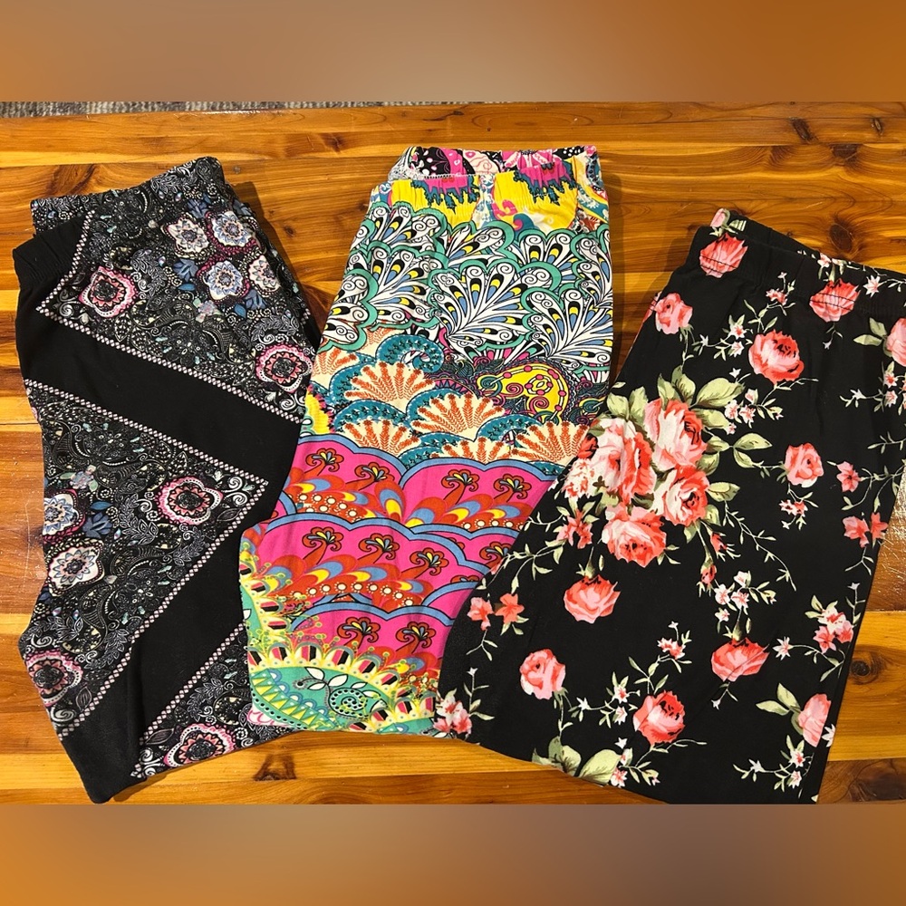 Bundle of 3 capri length‎ leggings